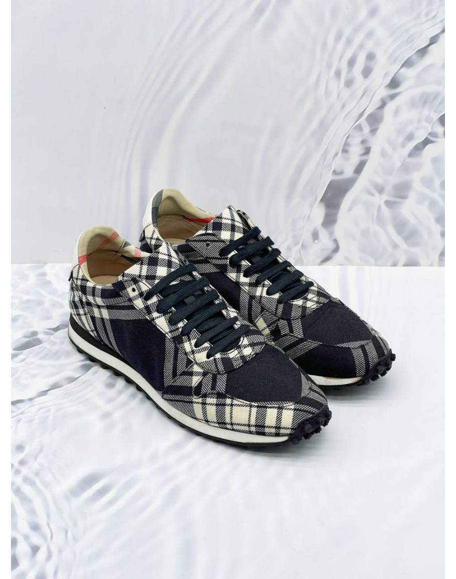 Burberry 2025 shoes malaysia